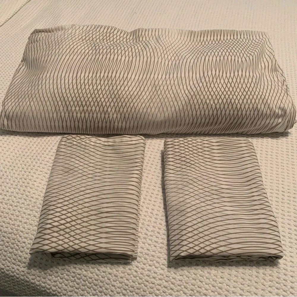 Queen Size Cotton Tan and Cream Duvet Cover and Pillow Cases